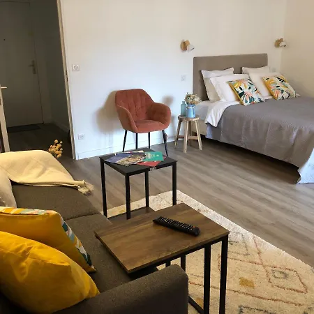 Un Grand Face Au Port De Santa Lucia